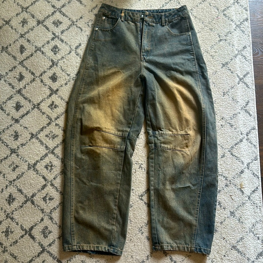 Brand new Barrel Jeans, Mid Rise, Baggy, Harem Cropped Pants. Size Medium.
